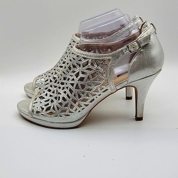 Like NEW Alex Marie Silver Metallic Heels with Rhinestones. SIZE 9M. S905 - Picture 5 of 8